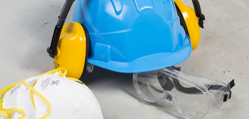 Casque et protection de chantier