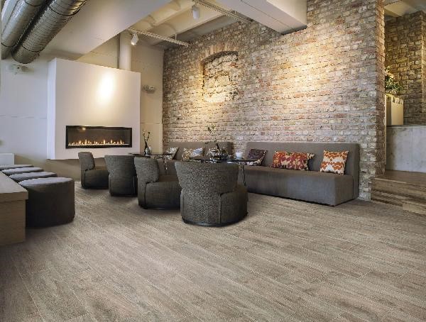 Carrelage effet parquet et parquet massif : les avantages et les défauts ? carrelage ESSENZE