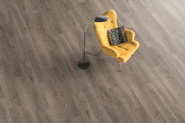 Comment bien aménager ses combles ? Teinte grisée