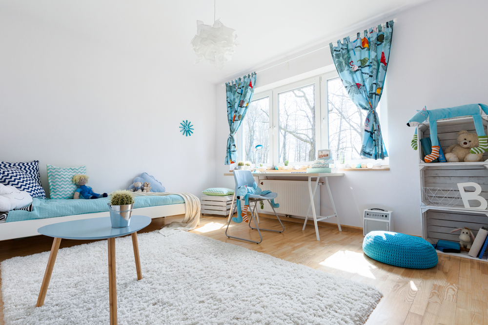 Une chambre d'enfant scandinave colorée