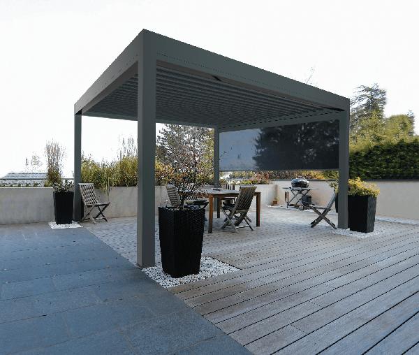 Pergola ou parasol : voici notre pergola bioclimatique de jour
