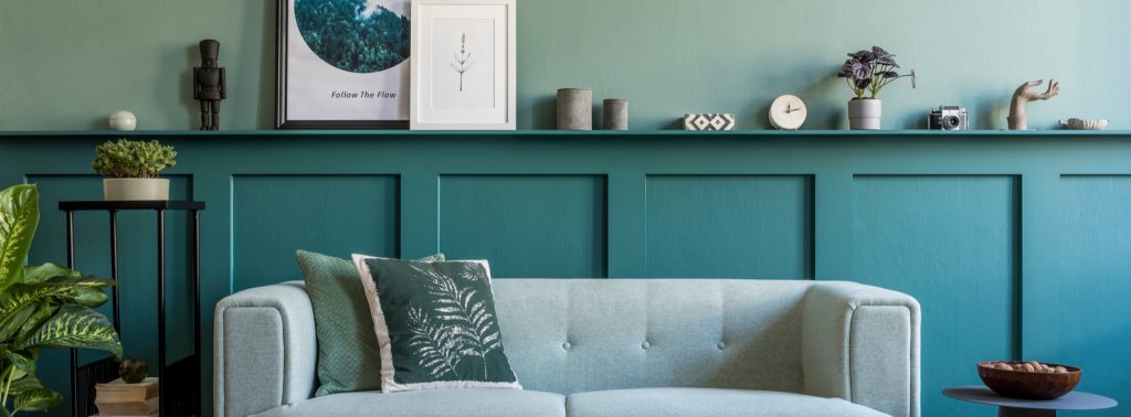 Lambris de bois bleu élégant pour salon