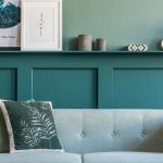 Lambris de bois bleu élégant pour salon