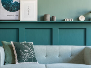 Lambris de bois bleu élégant pour salon