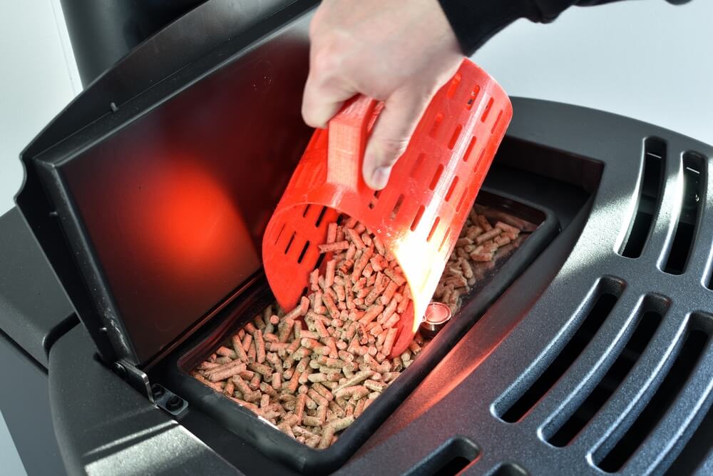 Poêle à granulés avec recharge des pellets par le dessus